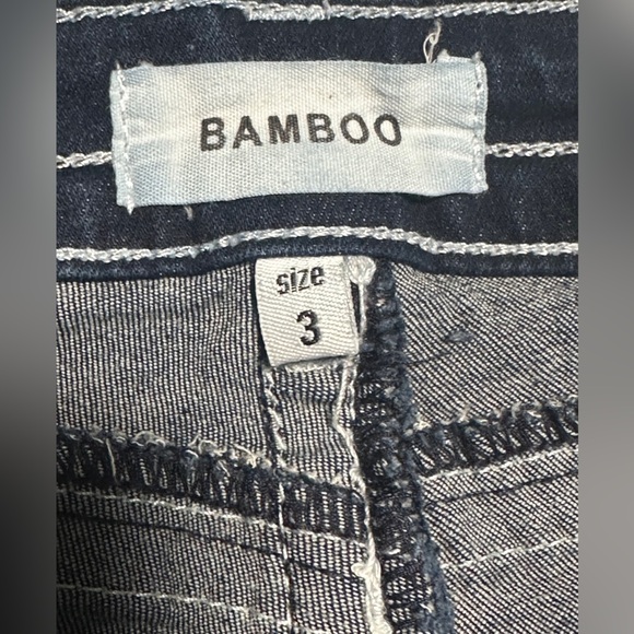 BAMBOO Distressed Cutoff Jean Shorts Size 3 - Picture 4 of 7